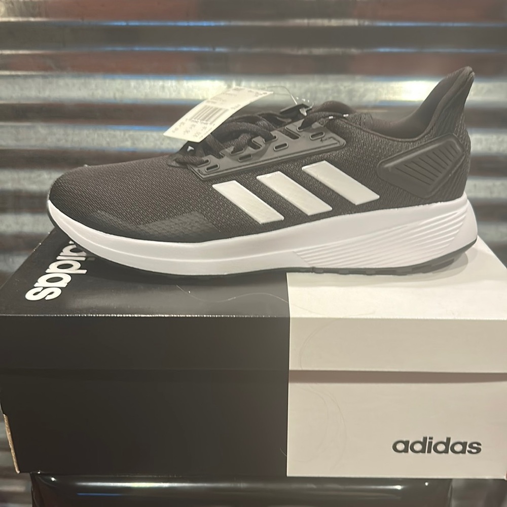 Black adidas men’s size 10 duramo 9